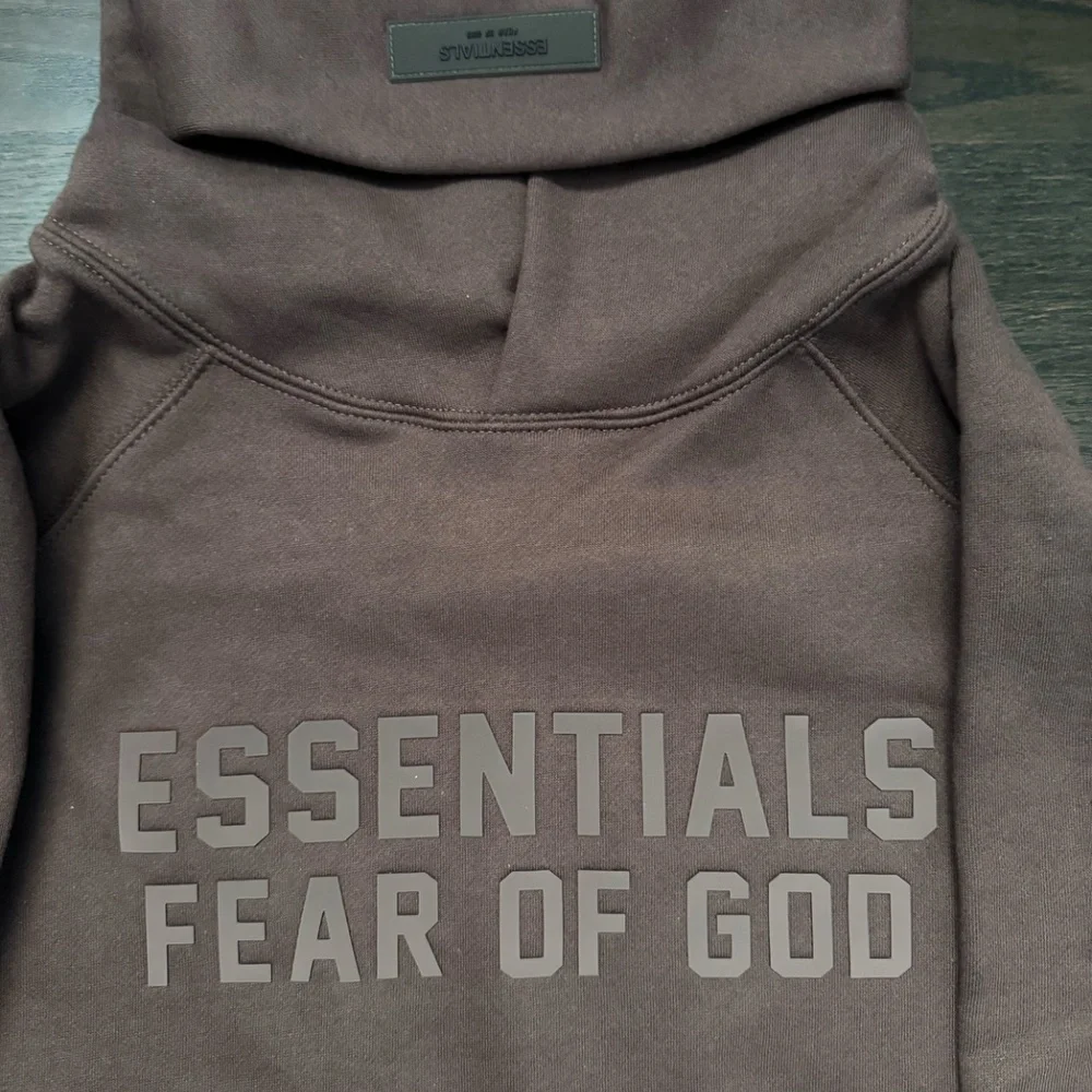 Fear of God Essential’s Plum Hoodie New With Tags Size M - Picture 2 of 6